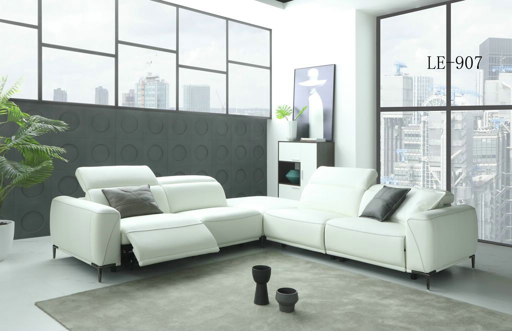 Brands SWH Classic Living Special Order 907 Sectional