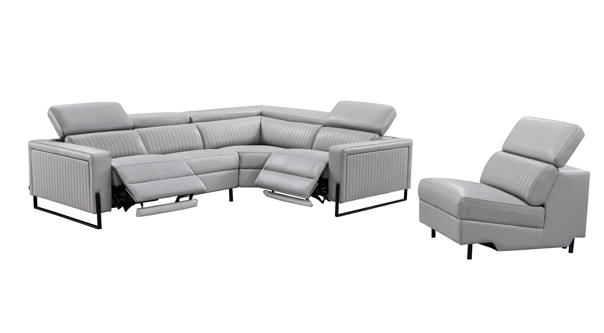 Brands Status Modern Collections, Italy 2787 Sectional w/ recliners